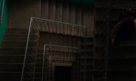 【꿈해몽】누군가와 함께 아래층에 가는 꿈 : 6가지 의미와 상징