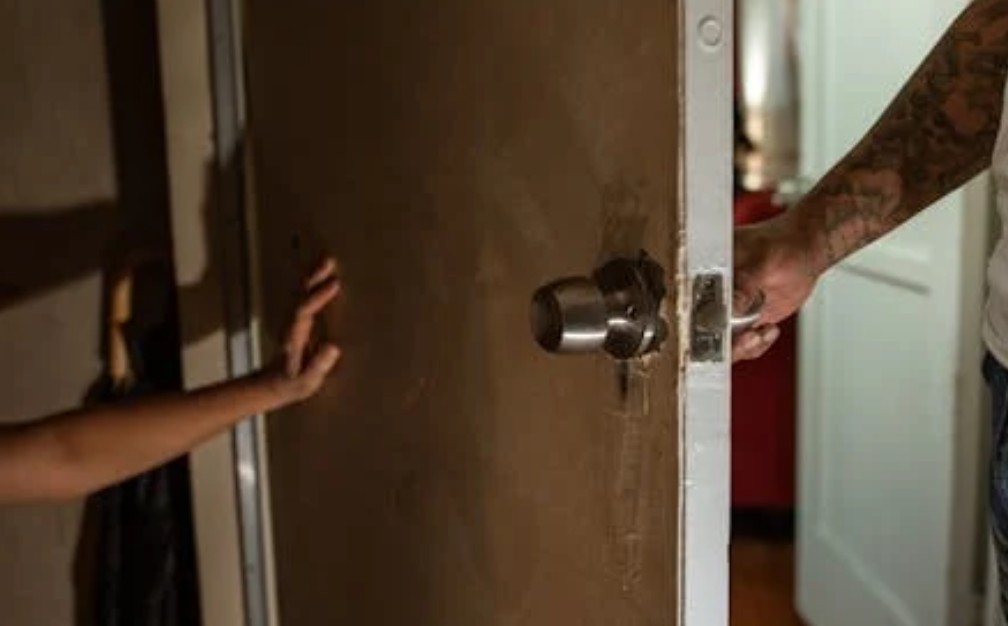 【꿈해몽】갇힌 꿈 : 6가지 의미와 상징