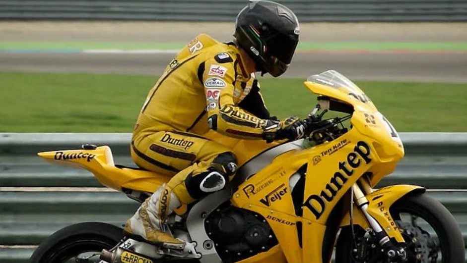 【꿈해몽】오토바이 경주에 관한 꿈: 11가지 의미와 상징