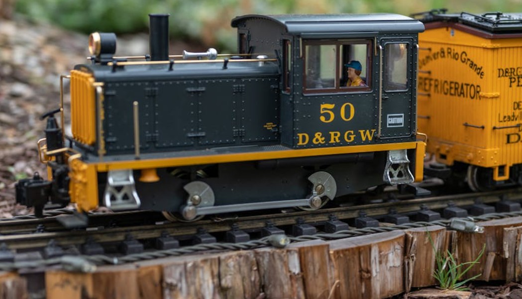 【꿈해몽】기차에서 친구들이 길을 잃는 꿈: 6가지 의미와 상징