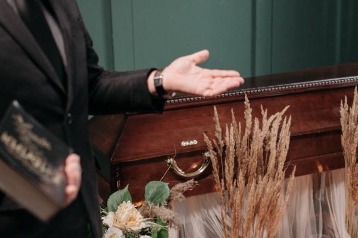 【꿈해몽】고인의 장례 꿈: 11가지 의미와 상징