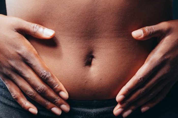 【꿈해몽】배꼽 누르는 꿈 : 13가지 의미와 상징