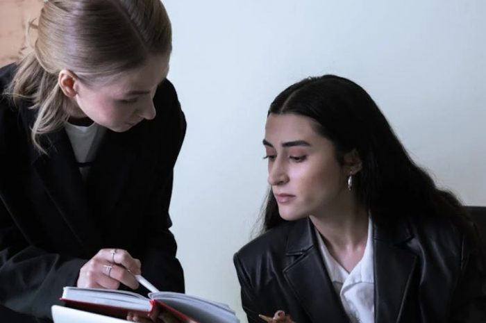 【꿈해몽】동료와 대화하는 꿈 : 6가지 의미와 상징