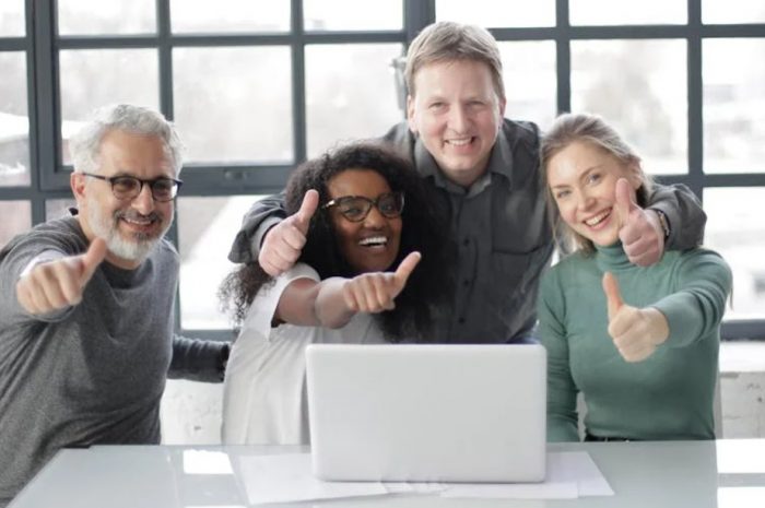 【꿈해몽】직장에서 칭찬받는 꿈: 9가지 의미와 상징