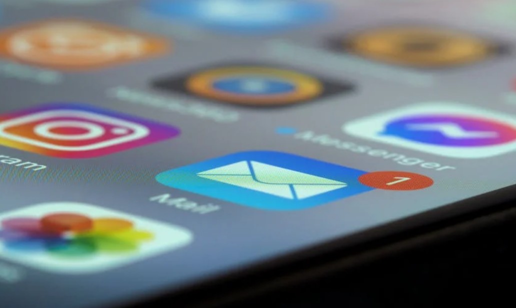 【꿈해몽】낯선 사람에게서 이메일을 받는 꿈 : 10가지 의미와 상징