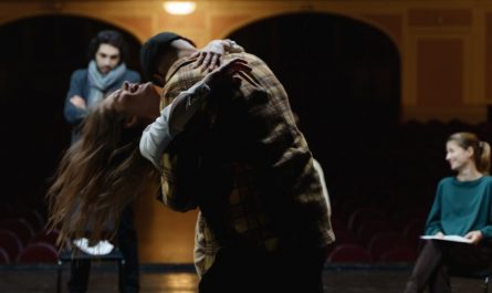 【꿈해몽】연예인과 데이트하는 꿈: 13가지 의미와 상징