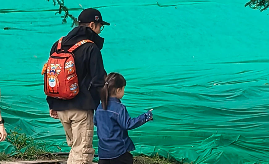 【꿈해몽】부모와 함께 걷는 꿈: 6가지 의미와 상징